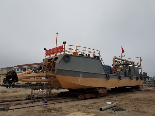 Tàu công trình do công ty thiết kế, chế tạo thiết bị và trực tiếp khai thác 
